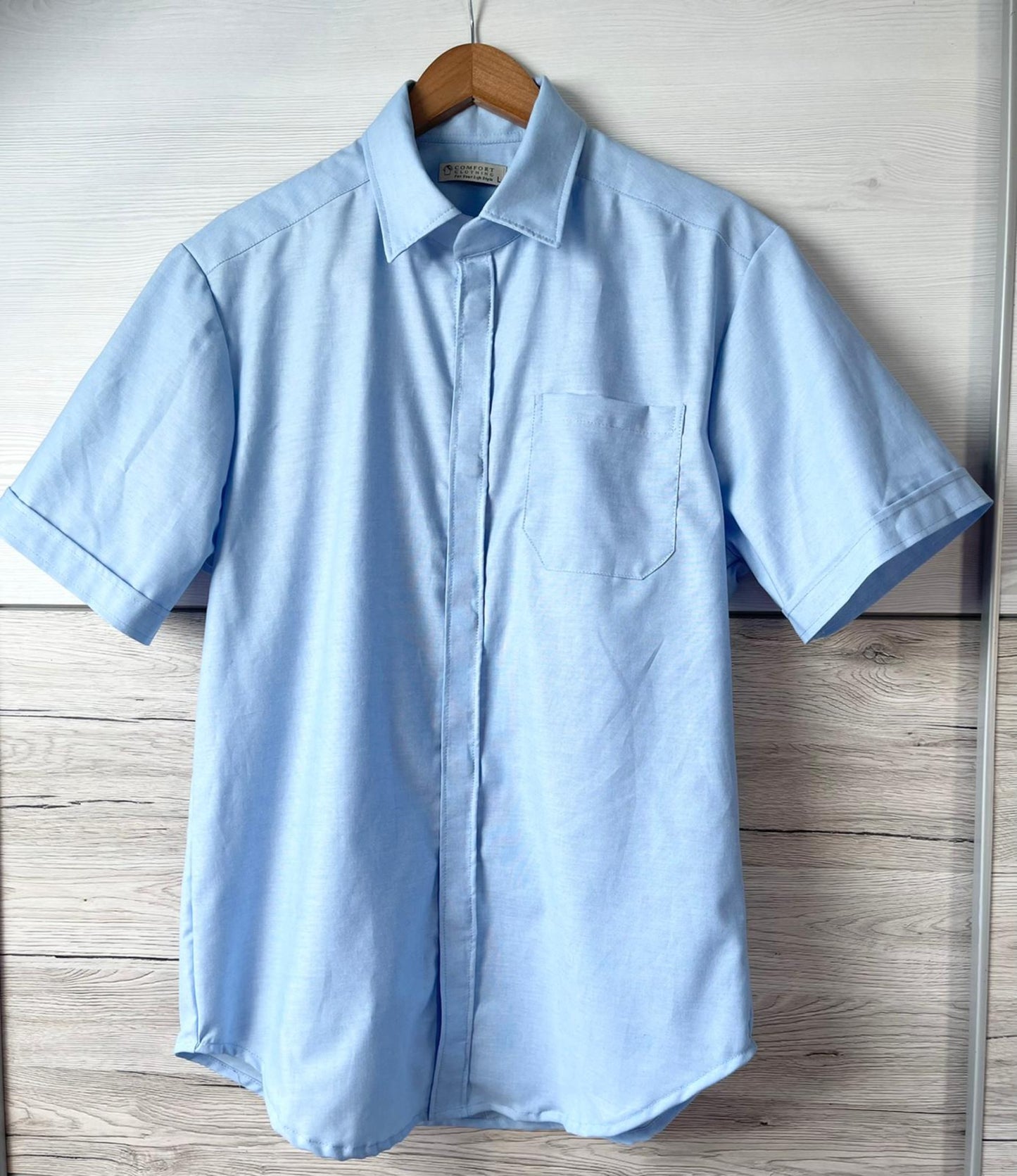 Liam cotton mens shirt with magnetic fastening and false buttons short sleeved